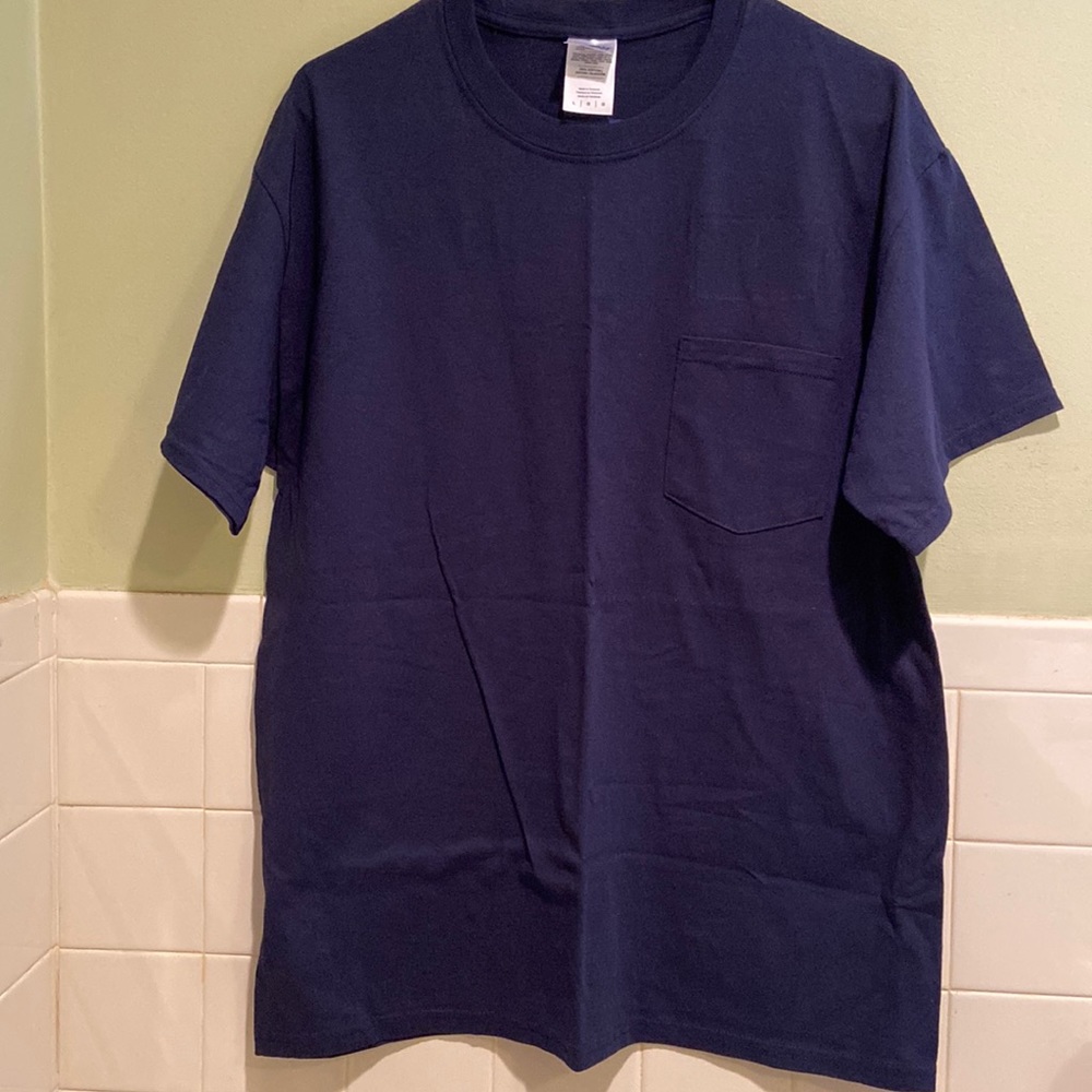 💙NWOT Gildan Ultra Cotton Size Large